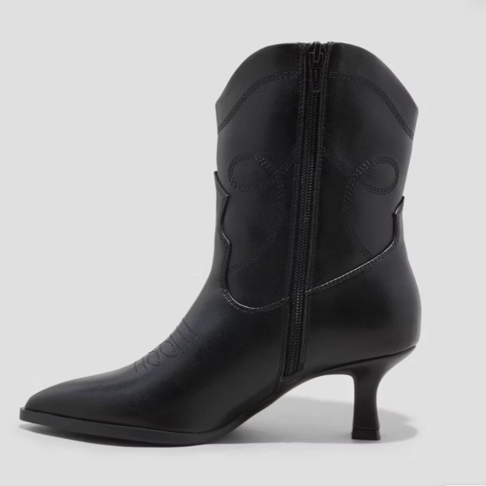 Western Cowboy Ankle Boots Black Heeled Universal Thread Size 11 NWT - Picture 2 of 5